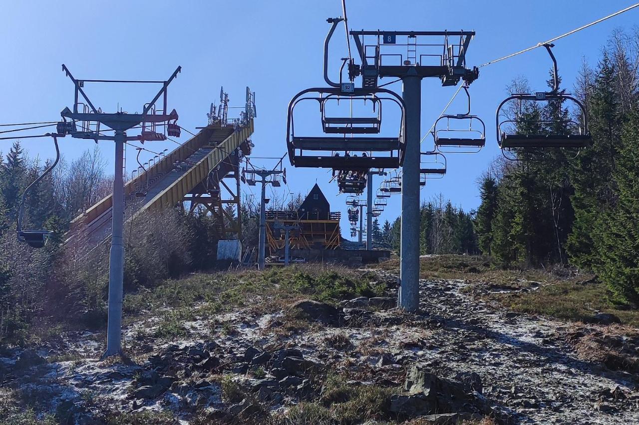 Enjoy Harrachov - Atraktivní slunné studio Čertovka v centru Harrachova s herní konzolí, Netflix, jedinečným výhledem na Čertovu horu a areál skokanských můstků se sjezdovkou Exterior foto